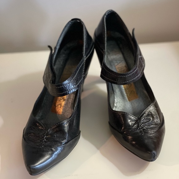 Black Leather Hispanitas Heels - Size 36 - Picture 7 of 8